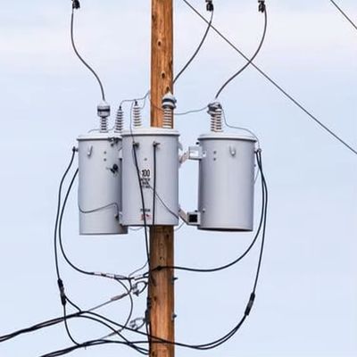 オーダーメイド出力電圧 オイルで満たされたトランスフォーマー 10kva 25kva 50kva 75kva 100kva 167kva